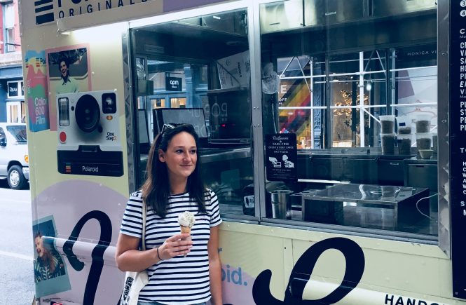 20-Something bij Van Leeuwen icecream in New York